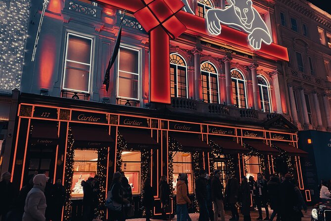 A Fairytale Christmas Day with Food and Christmas Concert - Covent Garden’s tree and mistletoe
