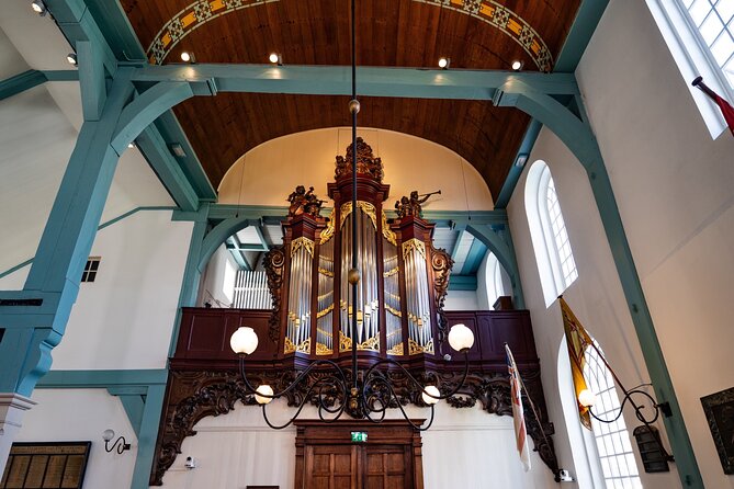 Amsterdam: Christmas Concert of Vivaldi, Mozart, Bach & more - The Begijnhof location and your arrival plan