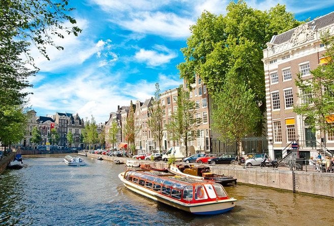 Amsterdam Christmas Walk with hot drink and Dutch treat - Key points to know before you book