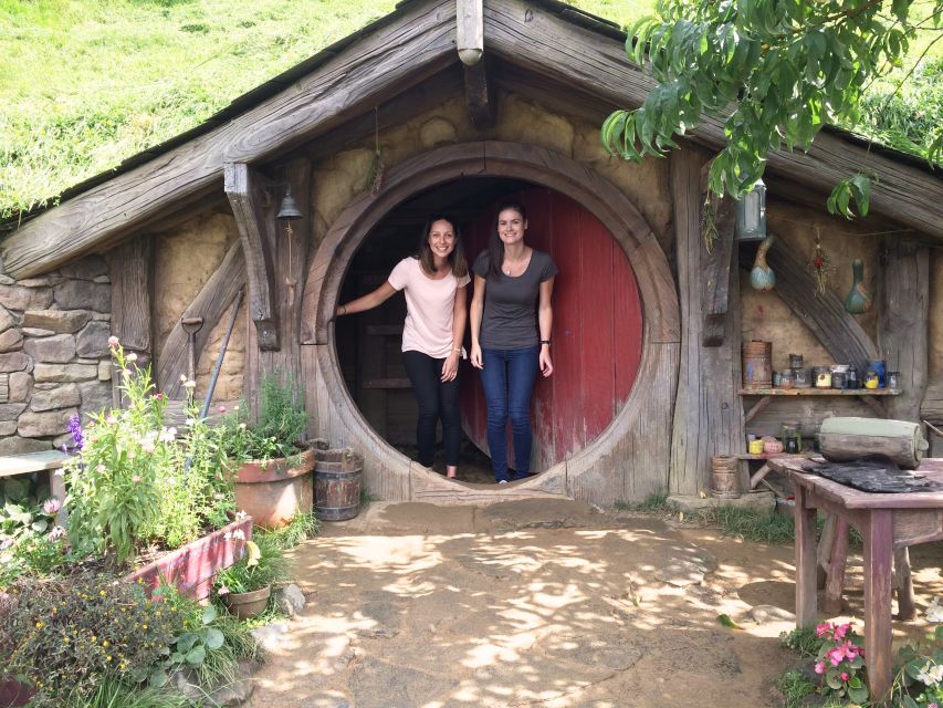 Auckland: Hobbiton Movie Set Day Trip with Festive Lunch - Is the $182 price good value?