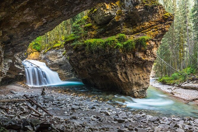 Banff, Lake Louise and Johnston Canyon - Winter Wonderland Tour - Key points to know before booking