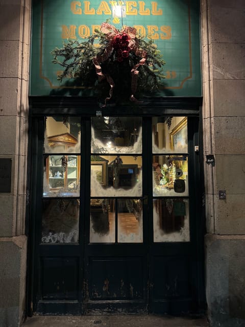 Barcelona: Christmas Lights and Markets Bike Tour - Passeig de Gràcia and the modernist façades