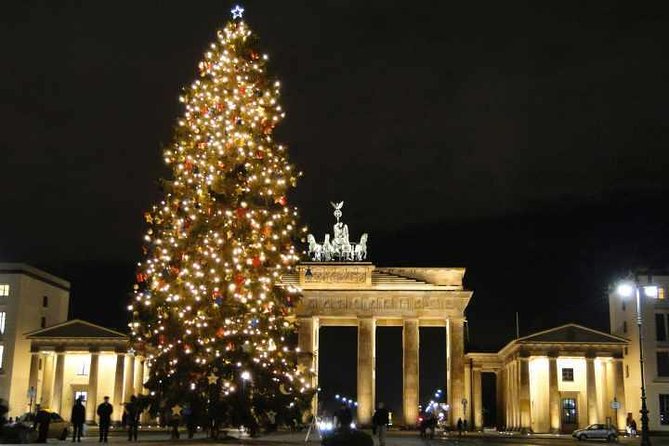 Berlin Christmas Lights Live Tour + Mulled Wine & Gingerbread - Seeing Berlin after dark from a warm coach