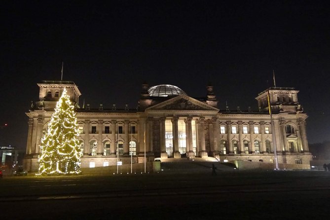 Berlin Christmas Lights Live Tour + Mulled Wine & Gingerbread - Mulled wine and gingerbread make the evening feel seasonal