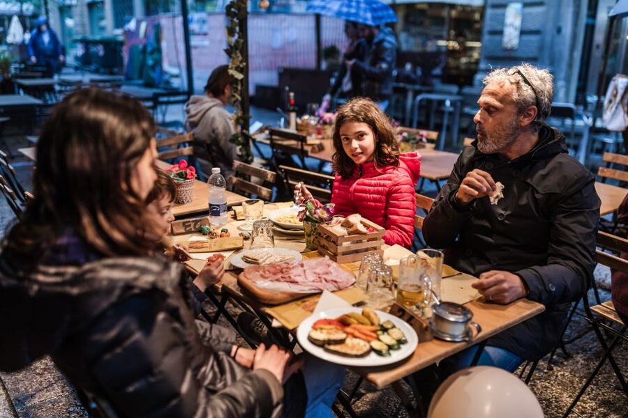 Bologna: 2-Hour Private Local's Christmas - Who should book this Bologna walk