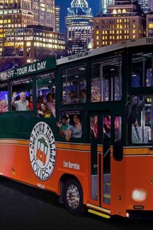 Boston: Holiday Sights and Festive Nights Trolley Tour - Beacon Hill and candlelit Charles Street