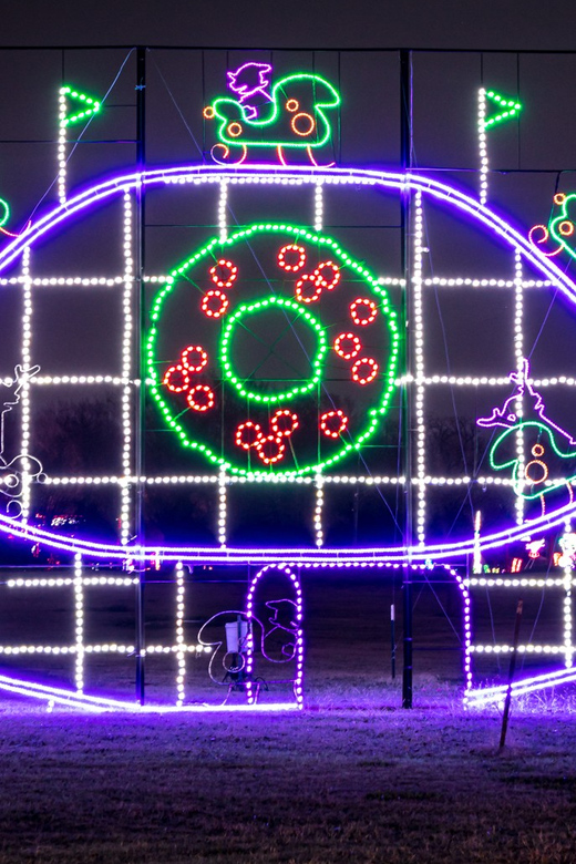 Branson: Lights of Joy Christmas Drive-Thru - Santa photos depend on the night