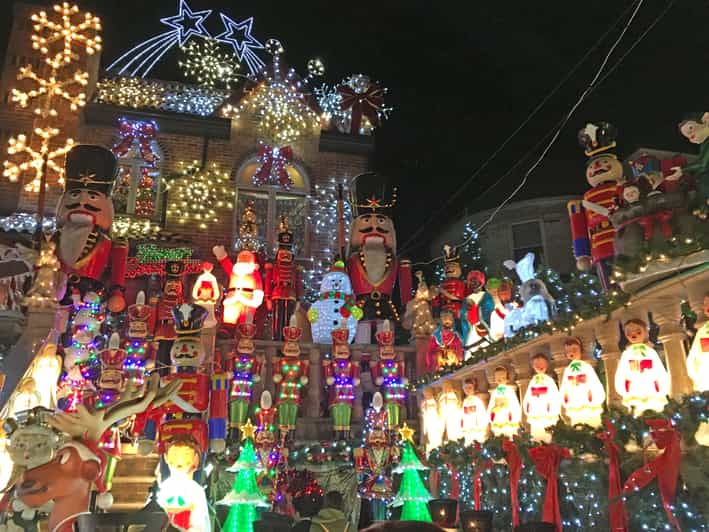 Brooklyn: Dyker Heights Christmas Walking Tour - The Stories Behind Lucy Spata and the Neighborhood Rules