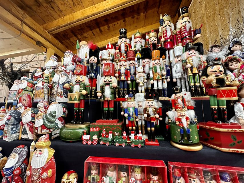 Budapest: Christmas Market Guided Walking Tour with Tastings - Architecture and Budapest history along the route