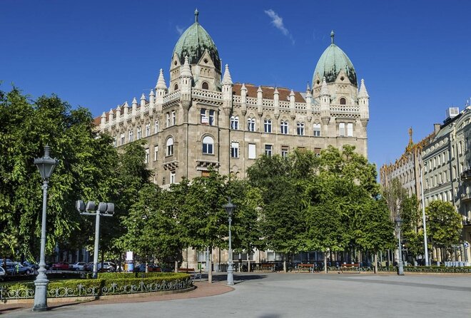 Budapest Christmas Walking Tour & Entry to St Stephen's Basilica - A festive route from the Opera House to the Danube