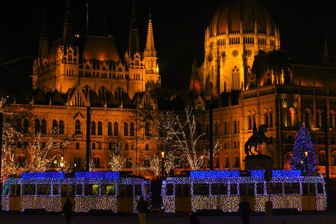 Budapest Christmas Walking Tour & Entry to St Stephen's Basilica - Budapest’s Advent market and the seasonal treats