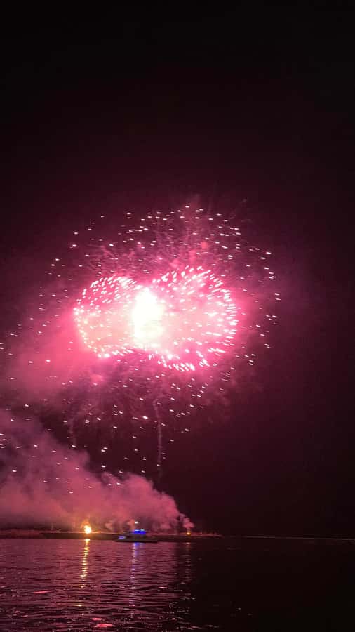 Cape Town: New Year's Eve Fireworks Cruise - The midnight fireworks from the water