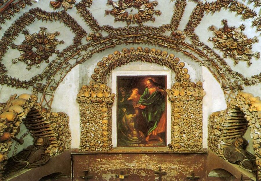 Capuchins Crypt: Christmas Baroque Concert - Entering the crypt with more than 4,000 bones