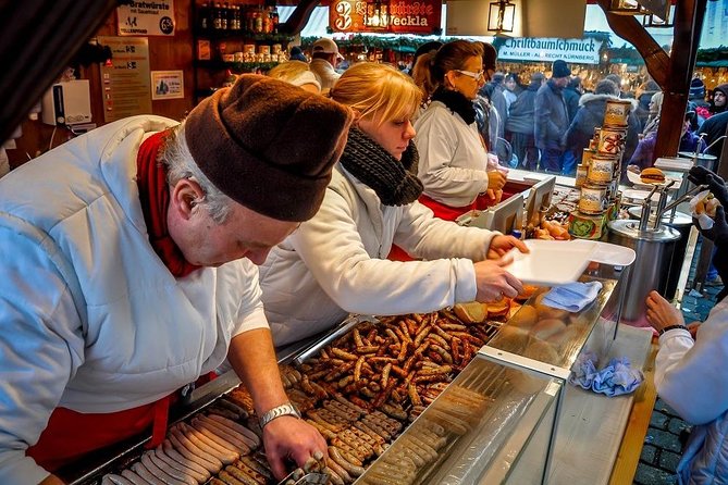 Chicago-Style Holiday Hike: Festive Food and Walking Tour - What the three hours feel like