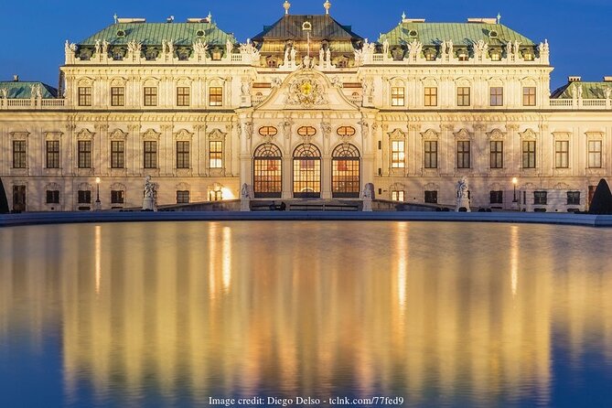 Christmas at Belvedere: 3hr Private Tour of Upper Palace & Market - Meeting at Rennweg 6A