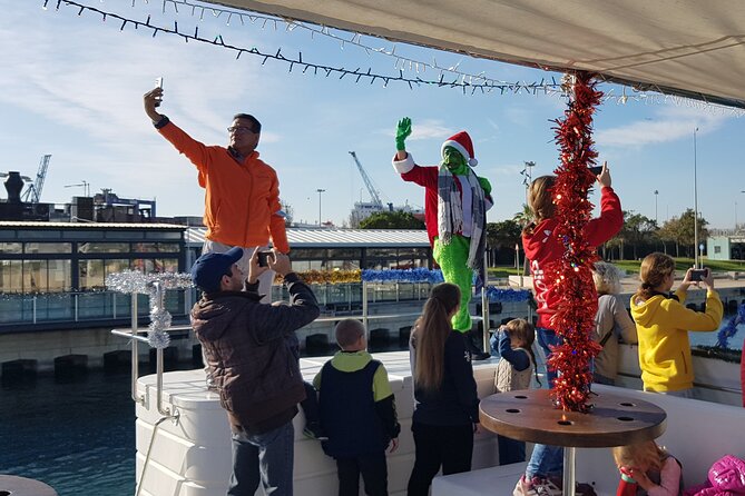 Christmas Boat Experience in Valencia - The letter handover comes before the boat ride