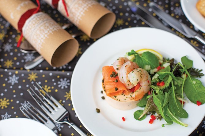 Christmas Day Traditional Lunch Cruise - Why this Christmas cruise works in London