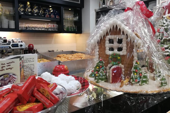 Christmas food and walking tour in Athens - Starting with Christmas Athens at Syntagma Square