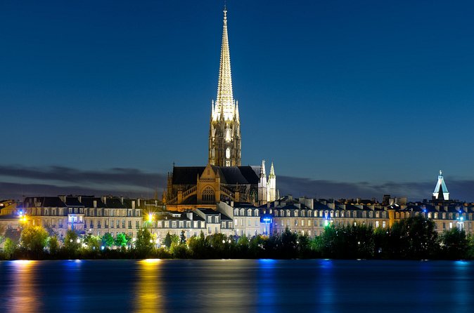 Christmas illuminations in 2CV - With 2 Presents (Food + goodies) - The Cité du Vin and Bordeaux’s modern side