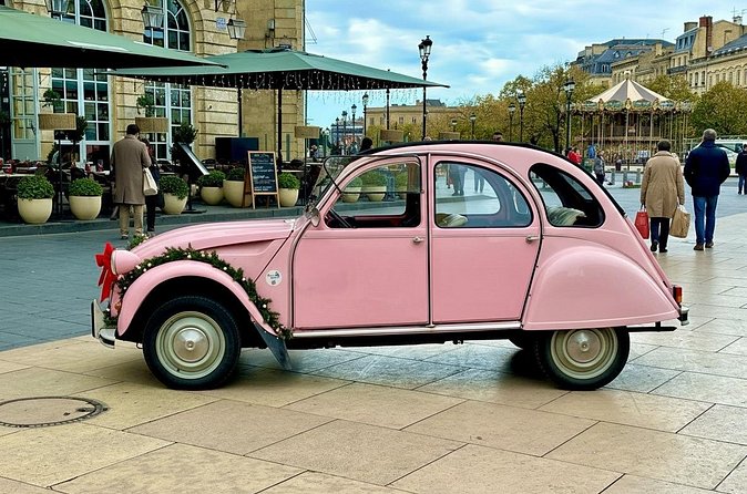 Christmas illuminations in 2CV - With 2 Presents (Food + goodies) - A famous square, a church, and a spire