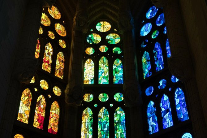 Christmas In Barcelona: Private Custom Tour With A Local Host - Key points to know before booking