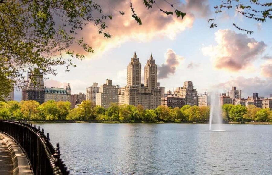 Christmas in Central Park: Horse Carriage Holiday Tour - Is $375 good value for four people?