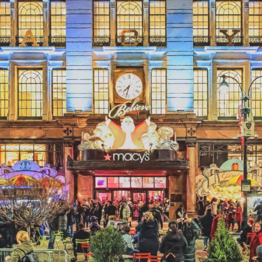 Christmas in New York: Iconic Holiday Lights Tour - A warm seat for Midtown’s Christmas rush