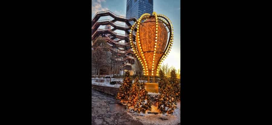 Christmas in New York: Iconic Holiday Lights Tour - What $140 per person really buys