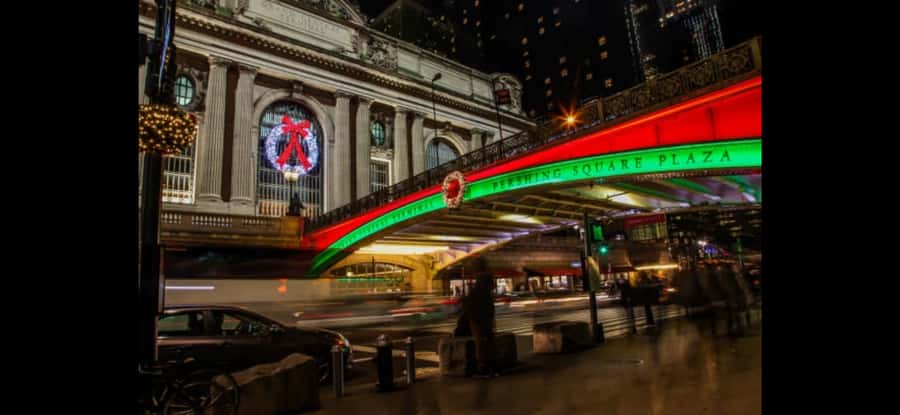 Christmas in New York: Pedicab Tour & Rockefeller Tree - Rockefeller Center and the famous Christmas tree