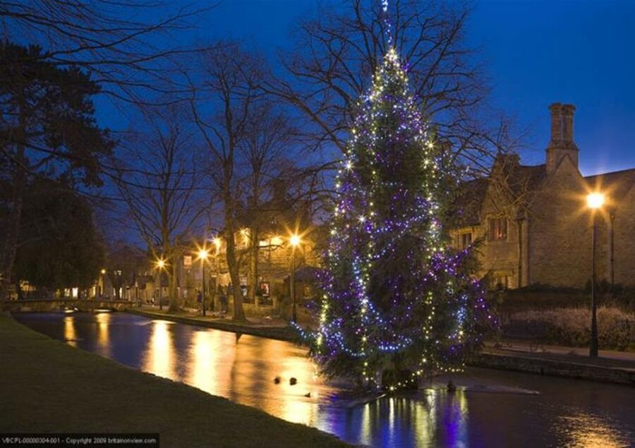 Christmas in Oxford, the Cotswolds and Stratford with Lunch - Oxford: old colleges and narrow streets
