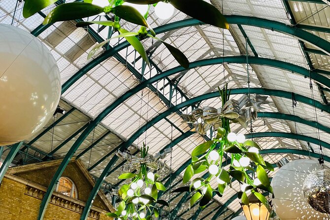 Christmas Lights and Markets Guided Walking Tour with Mulled Wine - The mulled wine break