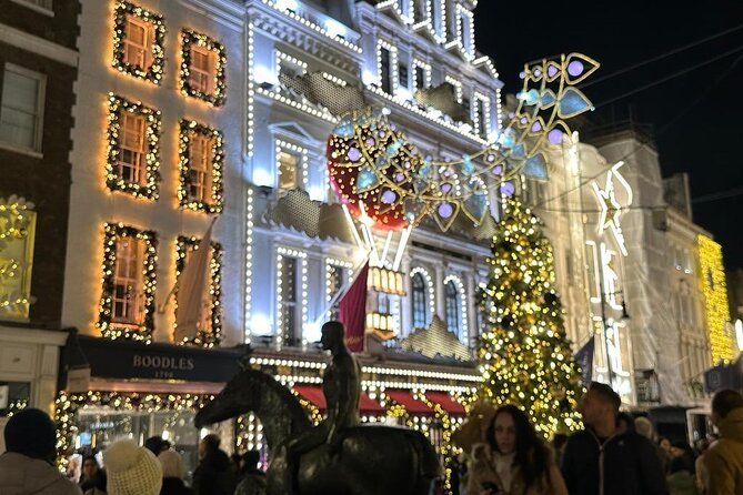Christmas Lights and Markets London Taxi Tour - Trafalgar Square closes with London’s famous tree