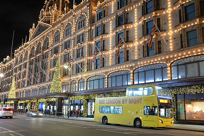 Christmas Lights Open-Top Bus Tour - Trafalgar Square and the Christmas tree