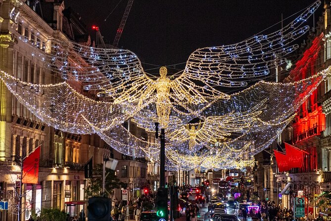 Christmas Lights Tour by Vintage Bus in London - Trafalgar Square, the market, and Norway’s Christmas tree