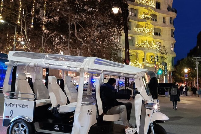 Christmas Lights Tour of Barcelona in Private Eco Tuk Tuk - Passeig de Gracia, Barcelona’s grand display street