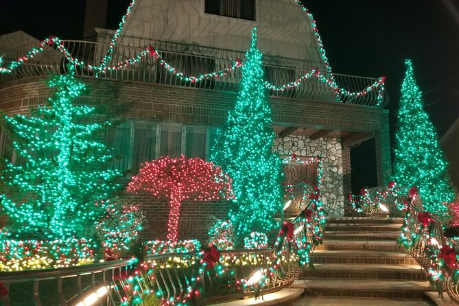 Christmas Lights Tour of Dyker Heights Brooklyn - Why Dyker Heights is worth the ride