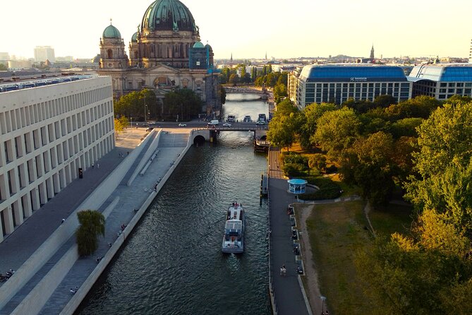 Christmas magic on the Spree - Starting at Alt-Moabit at 3:30 pm