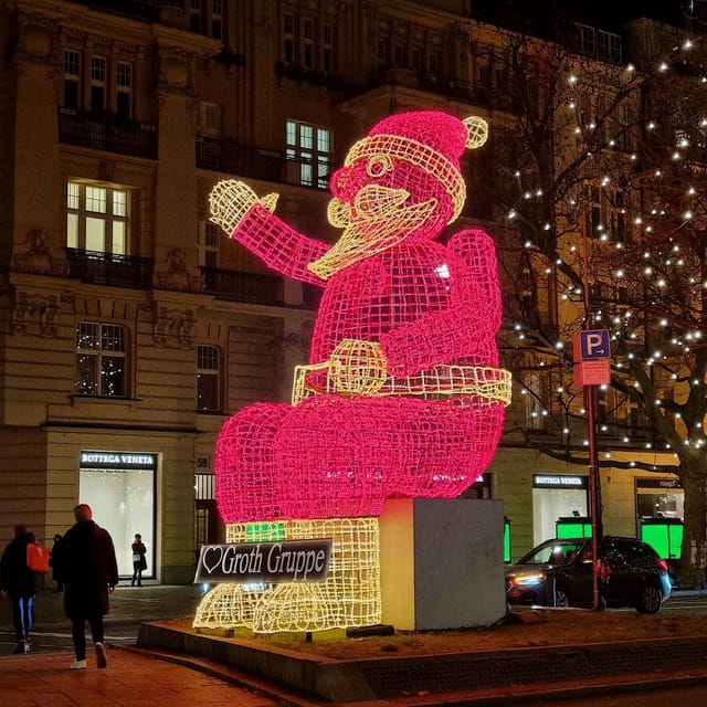 Christmas market lights tour bus through Berlin, free mulled wine (2.5 hours) - Kurfürstendamm and the Kaiser Wilhelm Memorial Church