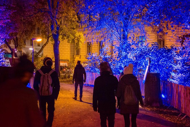 Christmas Market Vienna Tour - What you actually eat and drink