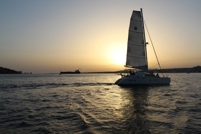 Christmas River Cruise with Typical Cake and Liquor - A Christmas view of Lisbon from the Tagus