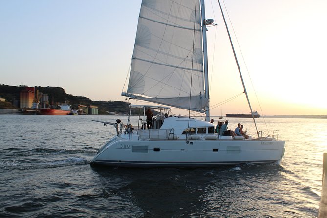 Christmas River Cruise with Typical Cake and Liquor - Starting at Alcântara’s marina