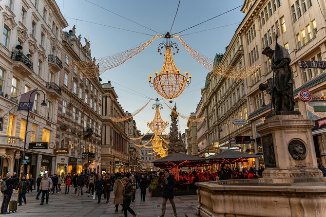 Christmas Walk Vienna : 5 Markets & Old Town in 3h (EN/DE) - Why five markets work well in one Vienna evening