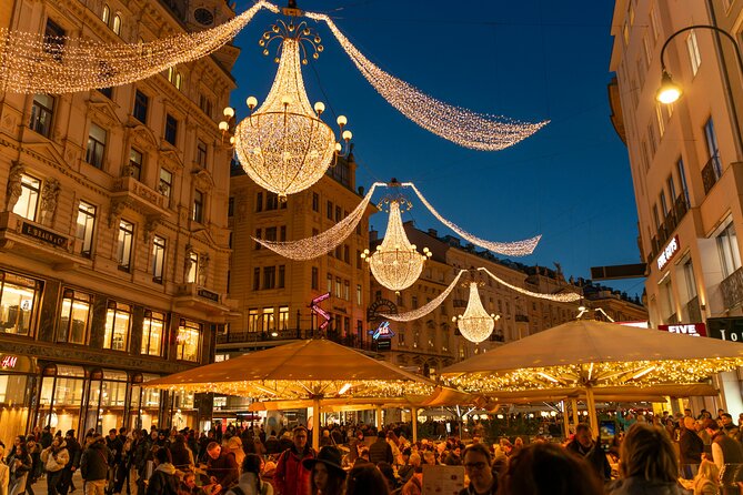 Christmas Walk Vienna : 5 Markets & Old Town in 3h (EN/DE) - Graben and Kohlmarkt supply the lights