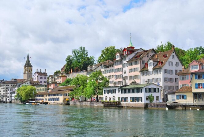 Christmas Walking Tour in Zürich: Exploring Holiday Charm - A Christmas Walk from ShopVille to the Opera House
