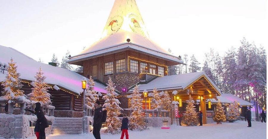 City tour and Santa Claus village visit in Lapland - Arriving at Santa Claus Village