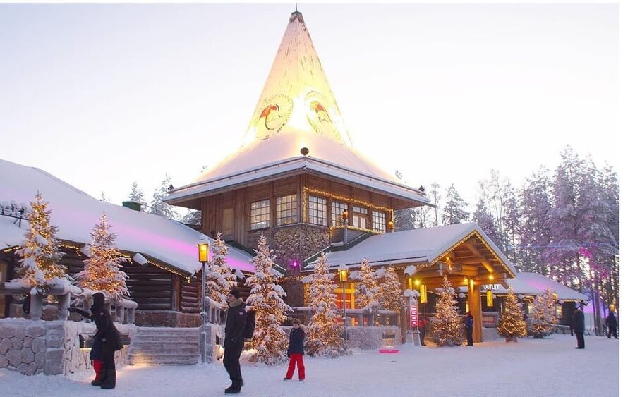 City tour and Santa Claus village visit in Lapland - Who will get the most from this three-hour outing