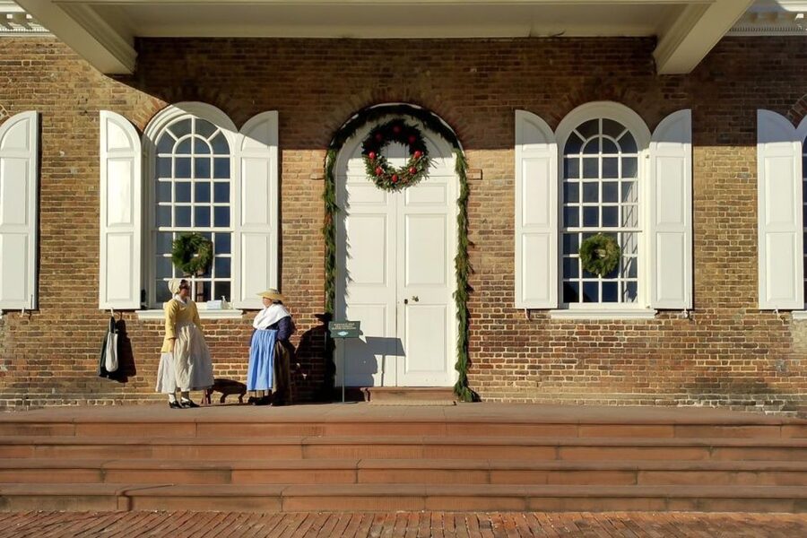 Colonial Williamsburg: Christmas Walking Tour - Stories, sayings, and the guide’s role