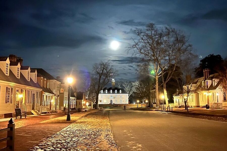 Colonial Williamsburg: Christmas Walking Tour - Should you book the Colonial Williamsburg Christmas Walking Tour?