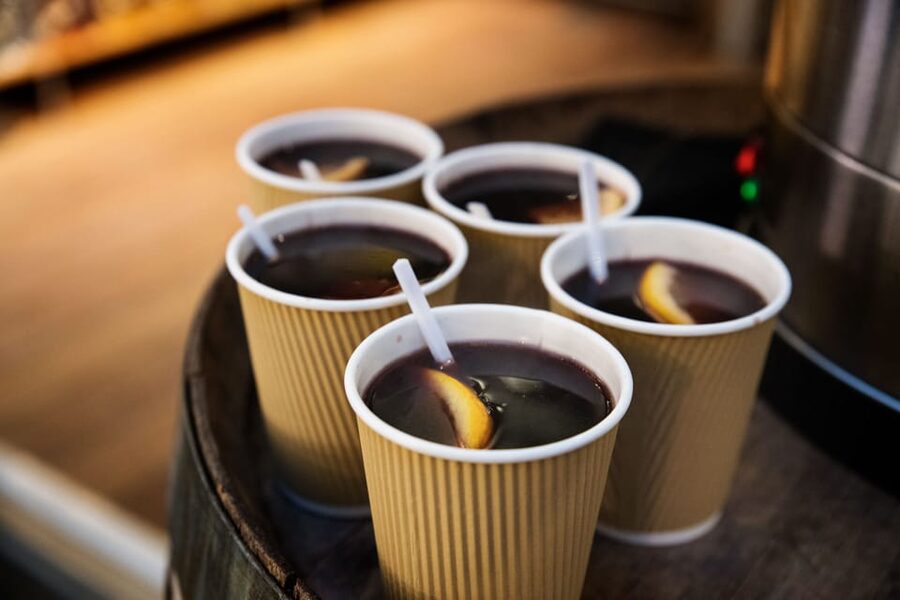 Copenhagen: Christmas Walking Tour with Treats and Drinks - Treats that explain the season