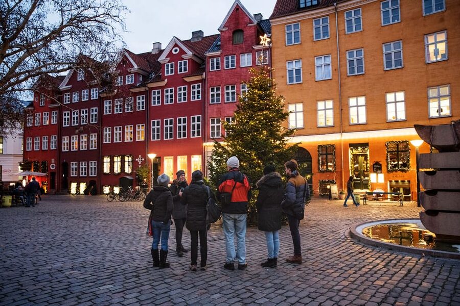Copenhagen: Christmas Walking Tour with Treats and Drinks - Is $78 good value?